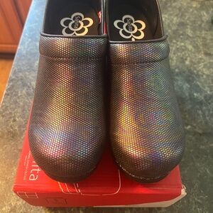 Brand new Sanita Clogs, Size 39. Leather
